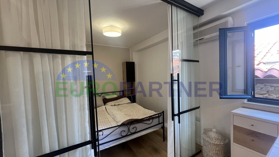 Istria, Novigrad, renovated house in the city center with three apartments