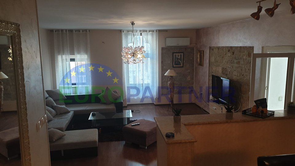 Istria, Poreč, furnished apartment in the city center