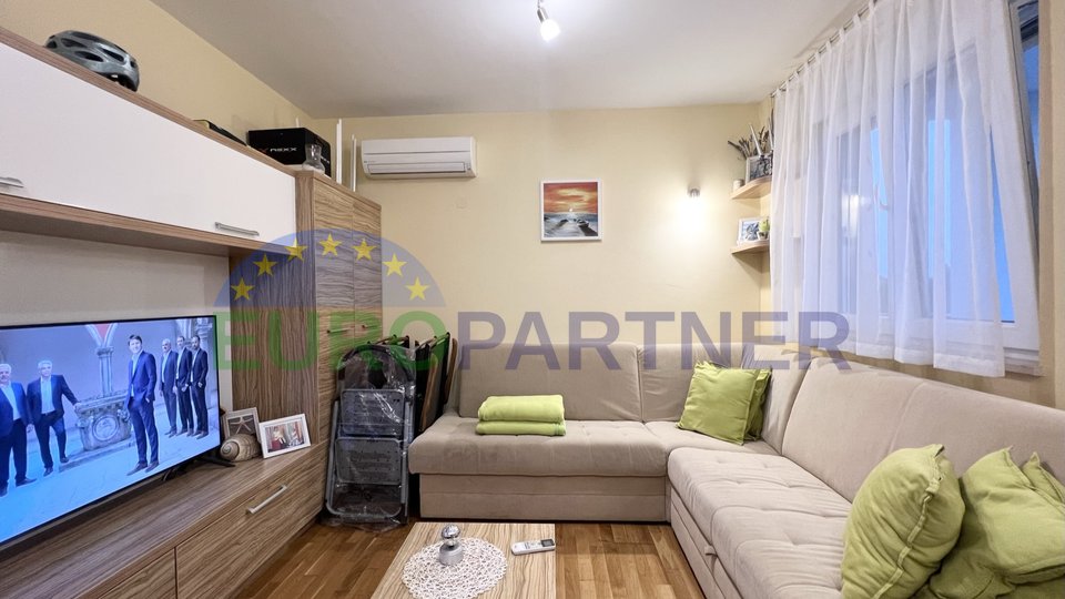 Istria, Novigrad, furnished apartment near the city center