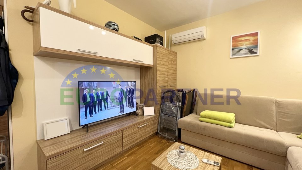 Istria, Novigrad, furnished apartment near the city center