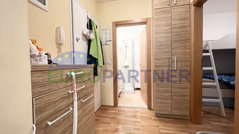 Istria, Novigrad, furnished apartment near the city center