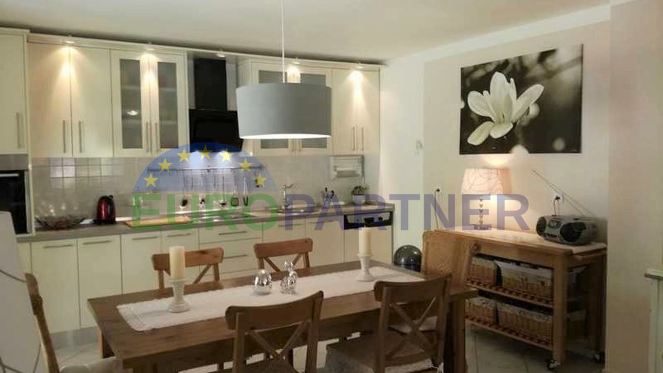 Idyllic detached house surrounded by greenery, away from the center of Porec and the sea 7 km