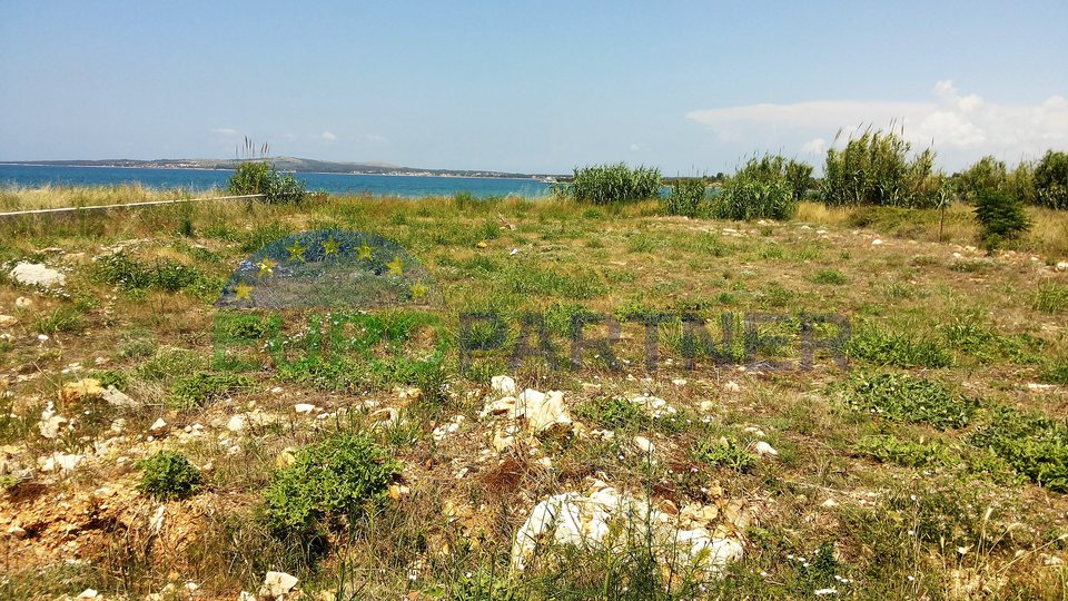 Ein Baugrundstück am Meer in der Nähe von Zadar