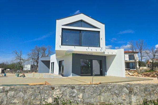 Moderna vila s bazenom na rubu sela, Poreč, Lovreč