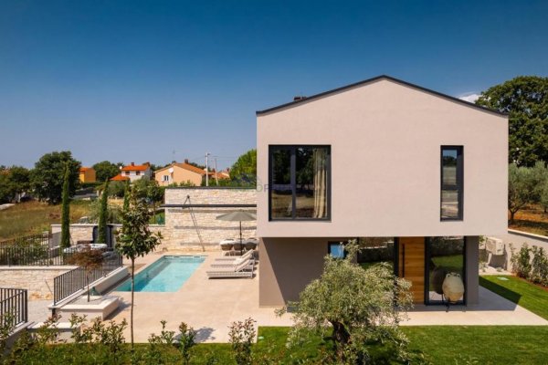 Dizajnerska vila sa bazenom i saunom, 4 km od Poreča
