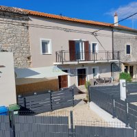 Kompletno renovirana, kamena kuća u nizu s vrtom! - 2