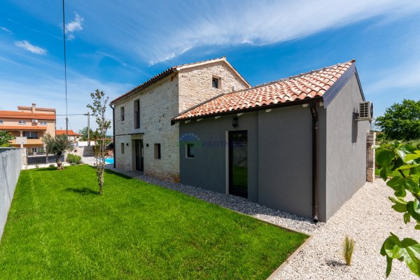 Kamena vila s bazenom, Poreč okolica