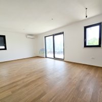 Appartamento, 2 camere da letto + soggiorno, zona Parenzo, 63m2 - 2