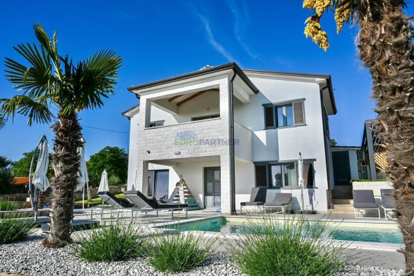 Luksuzna i moderna vila s panoramskim pogledom na more, Poreč, Istra