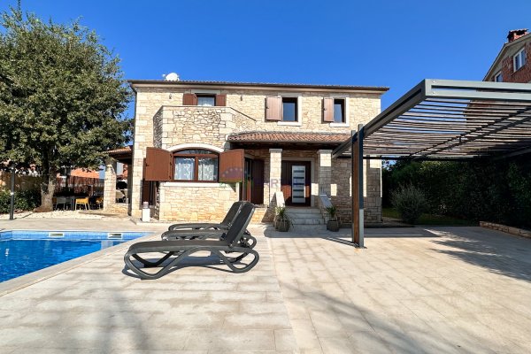 Kamena vila s bazenom, okolica Poreča