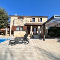 Kamena vila s bazenom, okolica Poreča - 2