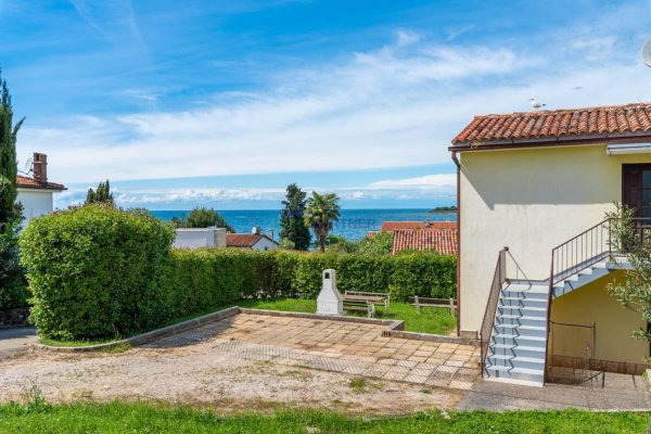 Novigrad okolica, kuća 80m od mora!