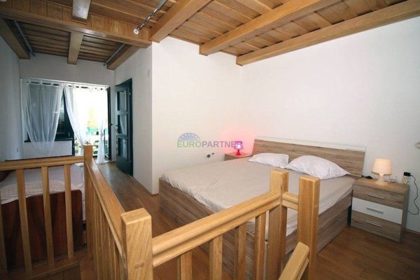 Mala kuća 10 metara do mora, 60 m2, Murter