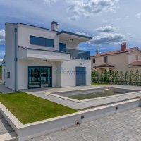 Poreč 5km, nova vila s bazenom , moderan dizajn - 2
