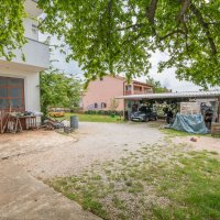 Samostojeća kuća s dvorištem od 1530m2 - 4