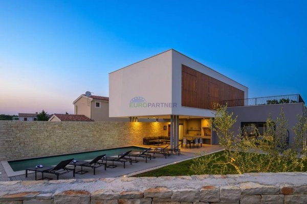 Moderna vila s bazenom, Svetvinčenat