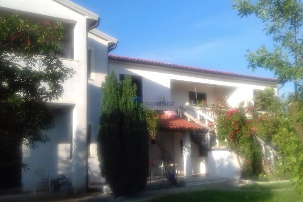 Višeapartmanska kuća u Vižinadi