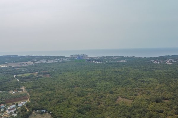 Poreč, zemljište 4 km od mora