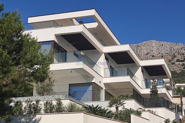 Dizajnerska vila s prekrasnim pogledom na more, 385 m2, prodaja