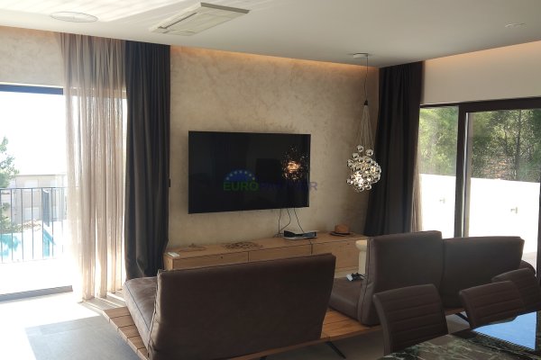 Dizajnerska vila s prekrasnim pogledom na more, 385 m2, prodaja