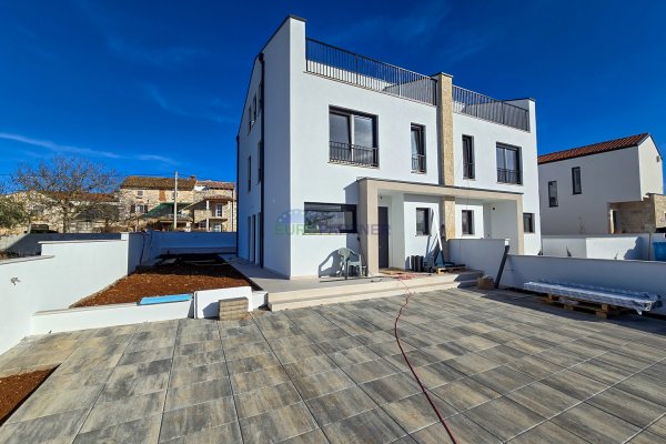 Prekrasna dvojna kuća s pogledom na more, Poreč