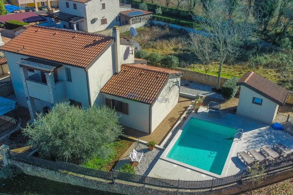 Istra, Poreč okolica, obiteljska kuća s bazenom