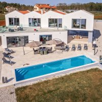 Luksuzna vila sa 6000m2 dvorišta, Poreč okolica - 2