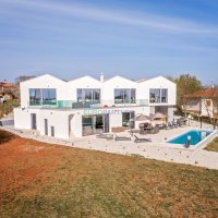 Luksuzna vila sa 6000m2 dvorišta, Poreč okolica - 4
