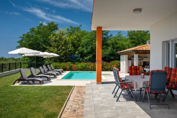 Ekskluzivna Vila s Pogledom na More – Umag, Istra