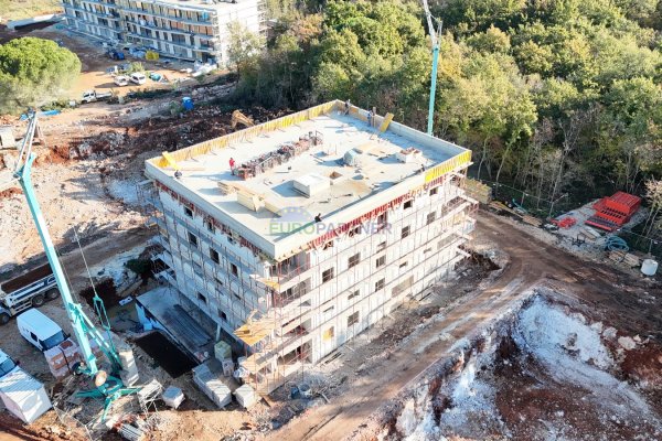 Istra, Poreč, stan na prvom katu kvalitetne novogradnje