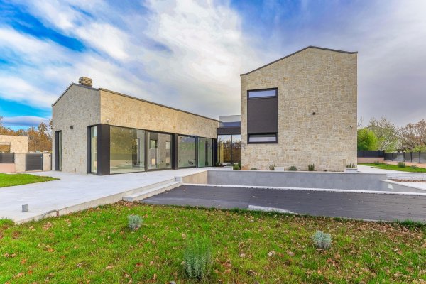 Prekrasna moderna vila 5km od Poreča
