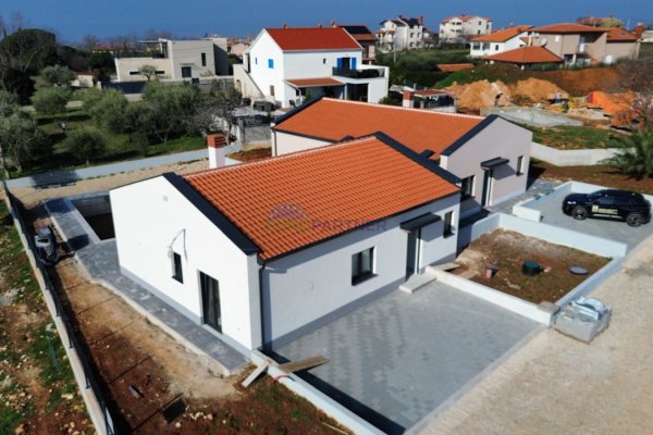 Dvojna kuća s bazenom, Poreč, okolica