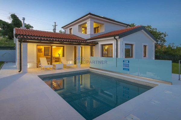 Istra, Novigrad, vila sa bazenom na odličnoj lokaciji