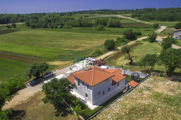Istra, Novigrad, vila sa bazenom na odličnoj lokaciji