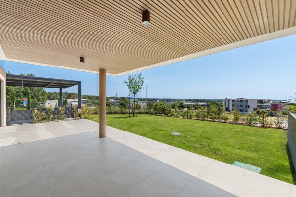 Istra, Novigrad, moderan stan na odličnoj lokaciji