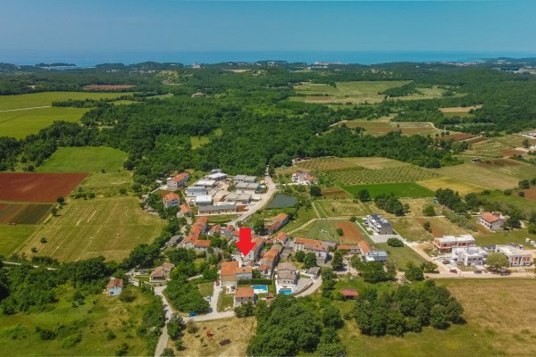 Renovirana istarska kamena kuća s bazenom – 3 km od Poreča