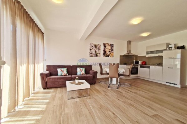 Stan 2-sobni+DB, 89 m2 s pogledom na more, Podstrana