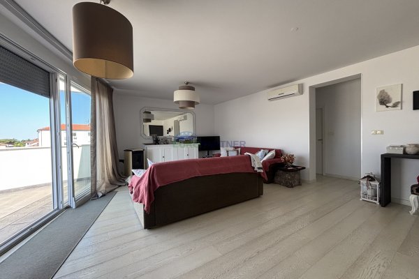 Istra, Novigrad, dizajnerski stan sa pogledom na more