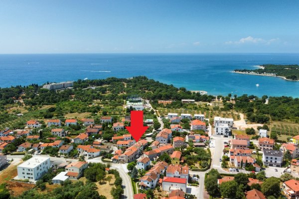 Kuća sa 2 stana 200m od mora, Poreč