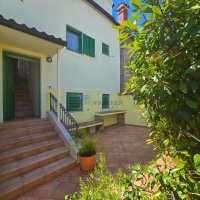 Kuća sa 2 stana 200m od mora, Poreč - 4