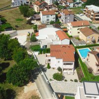 Samostojeća kuća sa 4 stana, Funtana - 2