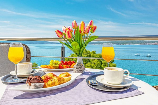 Hotel 4**** uz more, na prekrasnoj poziciji