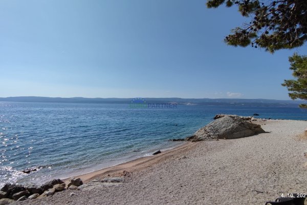 Podstrana, nova moderna vila s dva stana blizu mora 180 m2