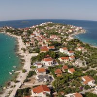 Atraktivno građevinsko zemljište 50 m od mora u blizini Rogoznice, 840 m2 - 2