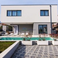 Predivne dvije moderne vile s bazenom, Kaštela, prodaja - 4