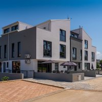 FUNTANA – ELEGANTNA KUĆA U NIZU NA IZVRSNOJ LOKACIJI, SAMO 300 M OD MORA - 2