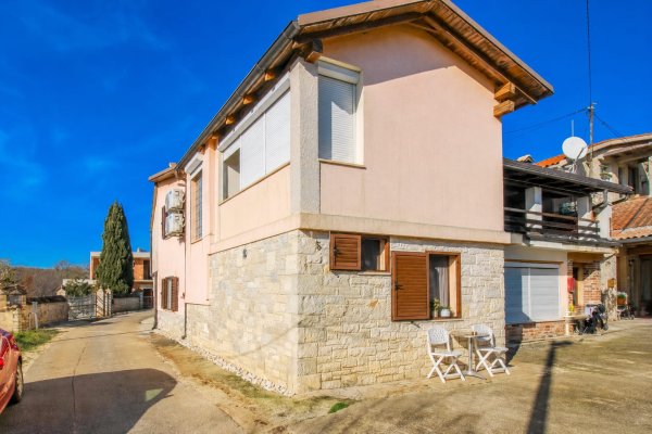POREČ OKOLICA /Kompletno renovirana ,istarska kuća u nizu