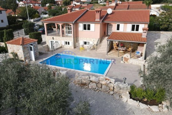 Samostojeća kuća sa dodatnim apartmanom i pogledom na more, Poreč, Istra