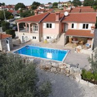 Samostojeća kuća sa dodatnim apartmanom i pogledom na more, Poreč, Istra - 2