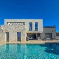Villa moderne arhitekture i dizajna sa 4 spavaće sobe samo 2 km od centra Poreča - 2